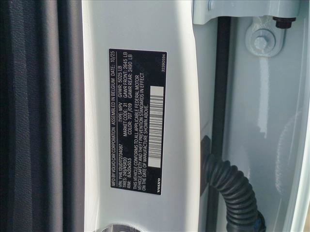 Used 2026 Volvo XC40 B5 Ultra w/ Protection Package Premier image 29