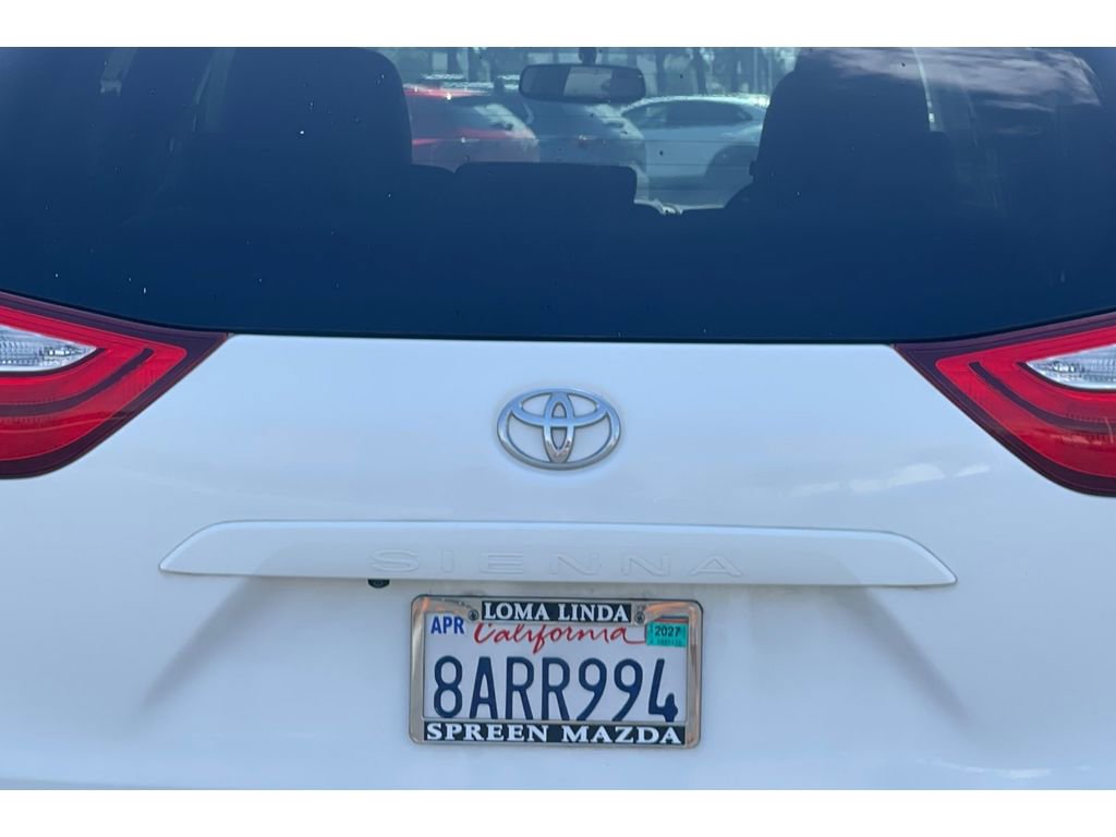 Used 2017 Toyota Sienna LE FWD image 16