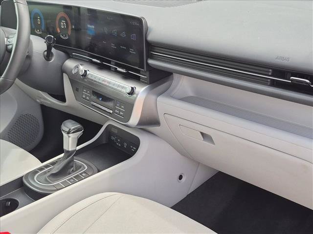 Used 2025 Hyundai Kona SEL FWD image 21