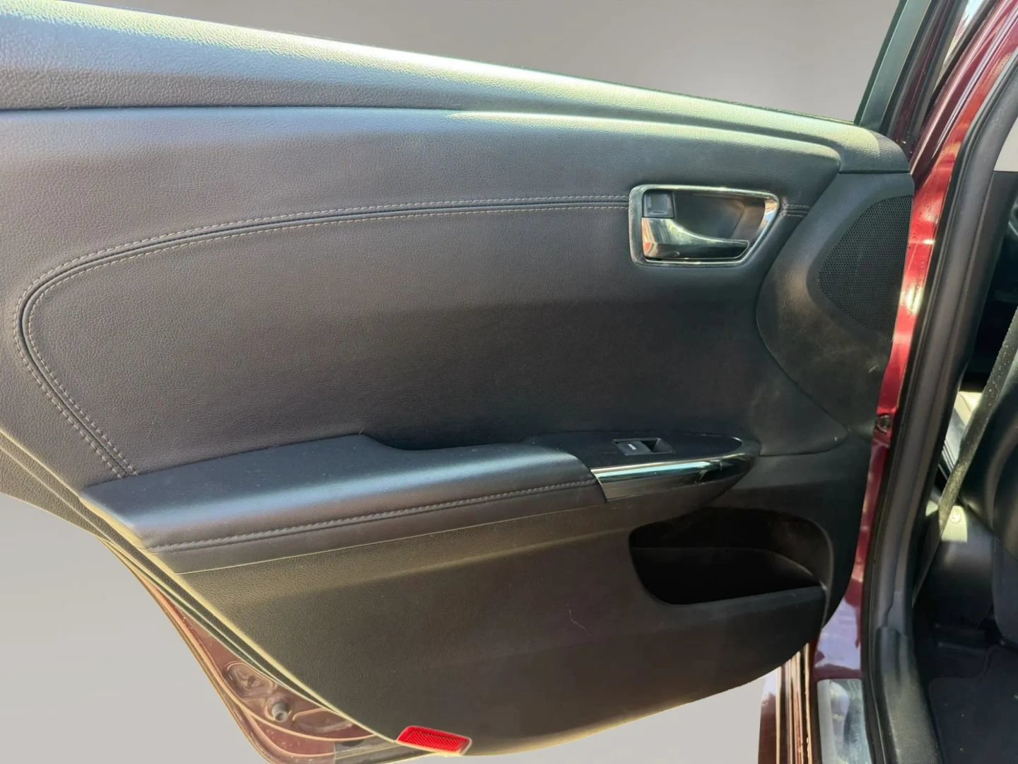 Used 2015 Toyota Avalon XLE Premium FWD image 11