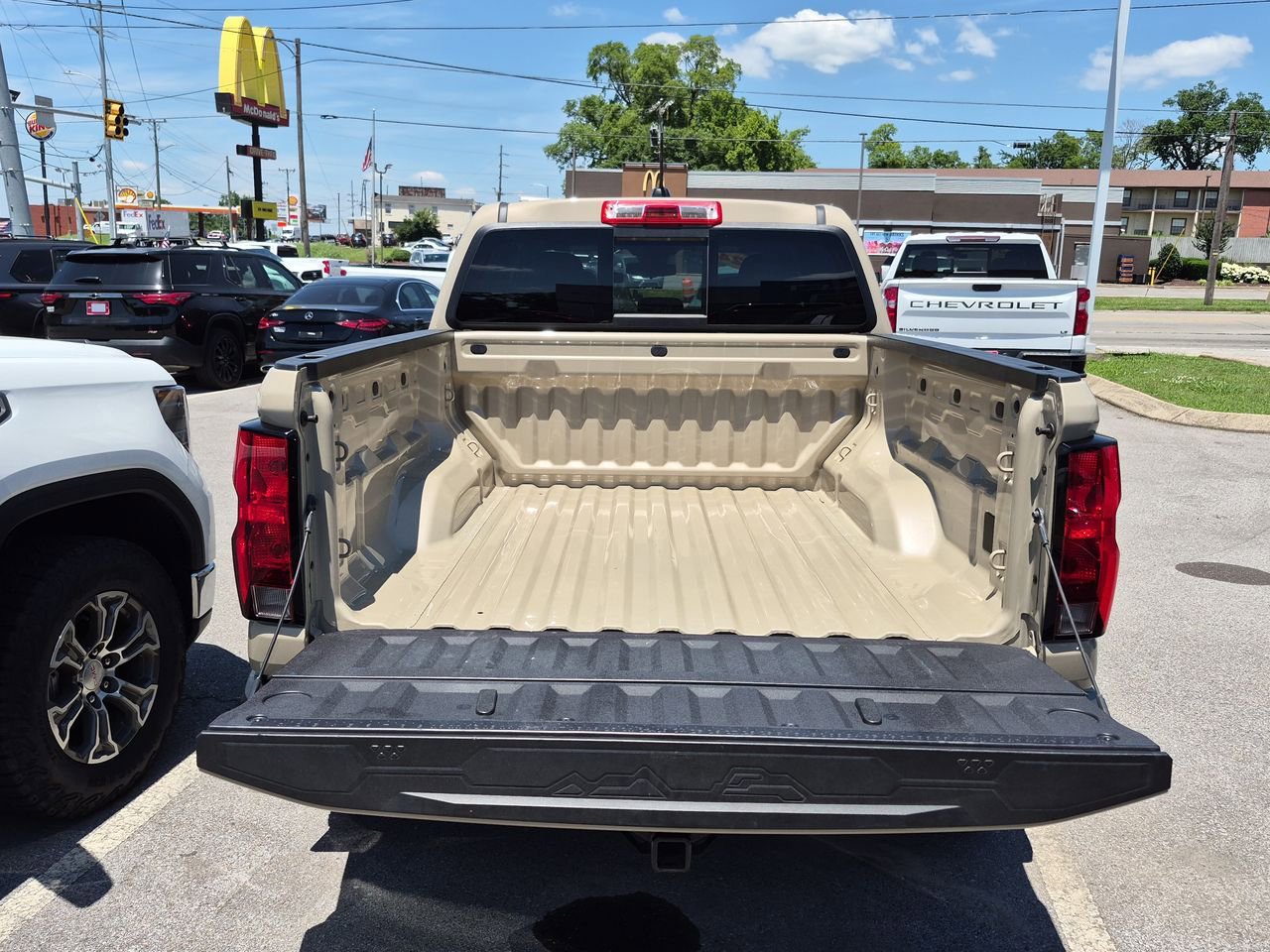 Used 2024 Chevrolet Colorado Trail Boss w/ Technology Package AWD/4WD image 25