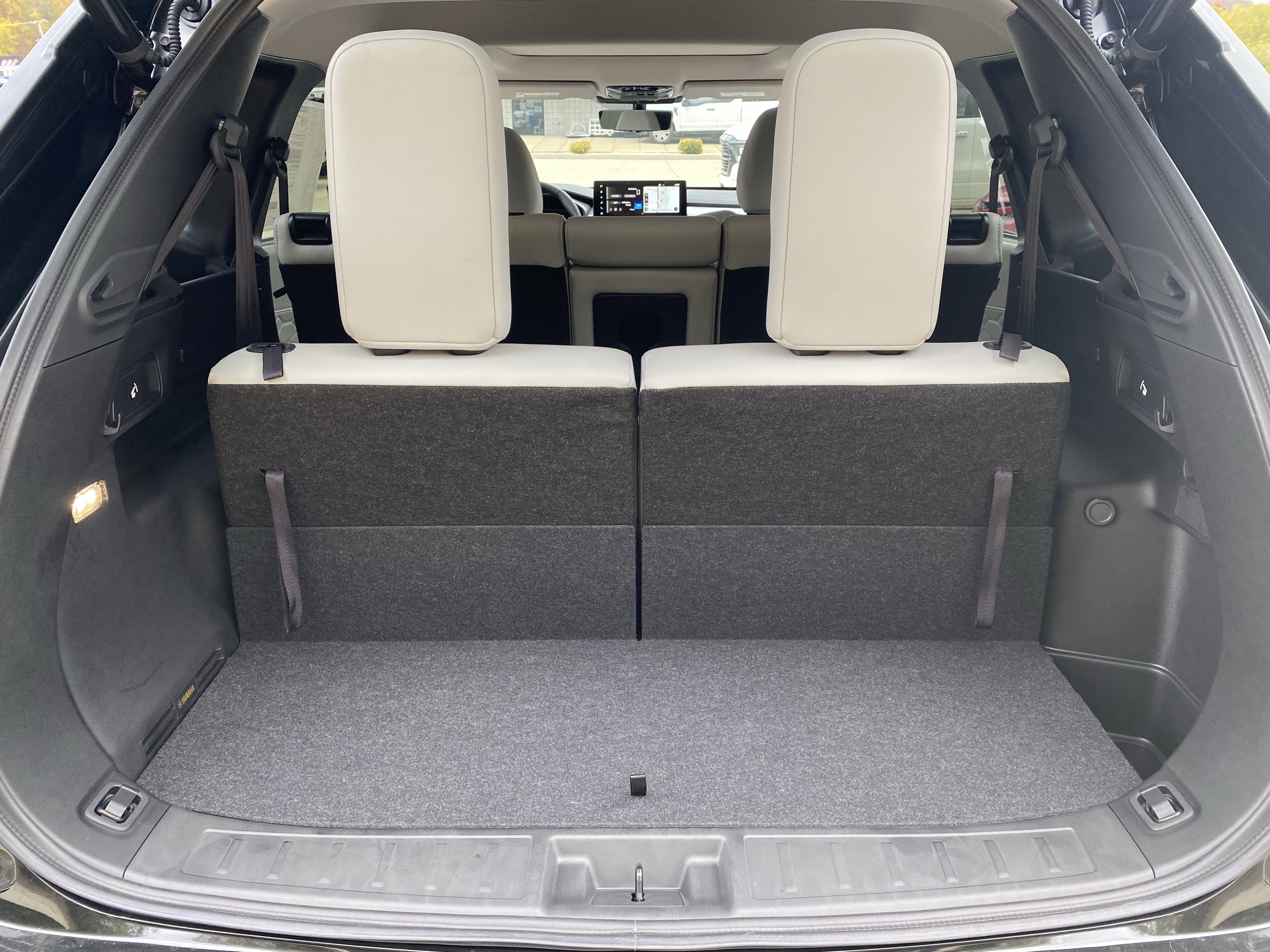 Used 2025 Mitsubishi Outlander AWD image 28