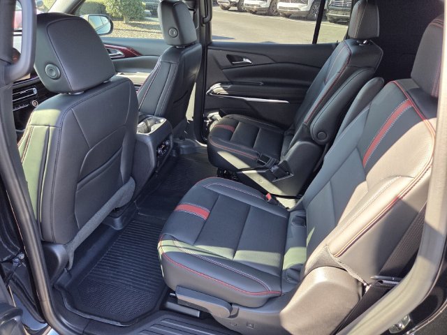 New 2027 Chevrolet Traverse RS w/ LPO, Floor Liner Package FWD image 7