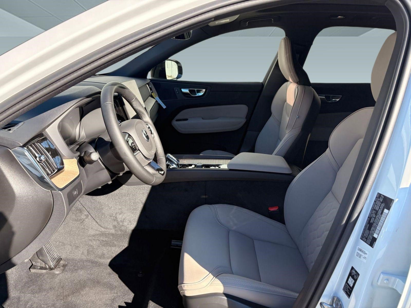 Certified 2026 Volvo XC60 B5 Plus w/ Protection Package Premier image 5