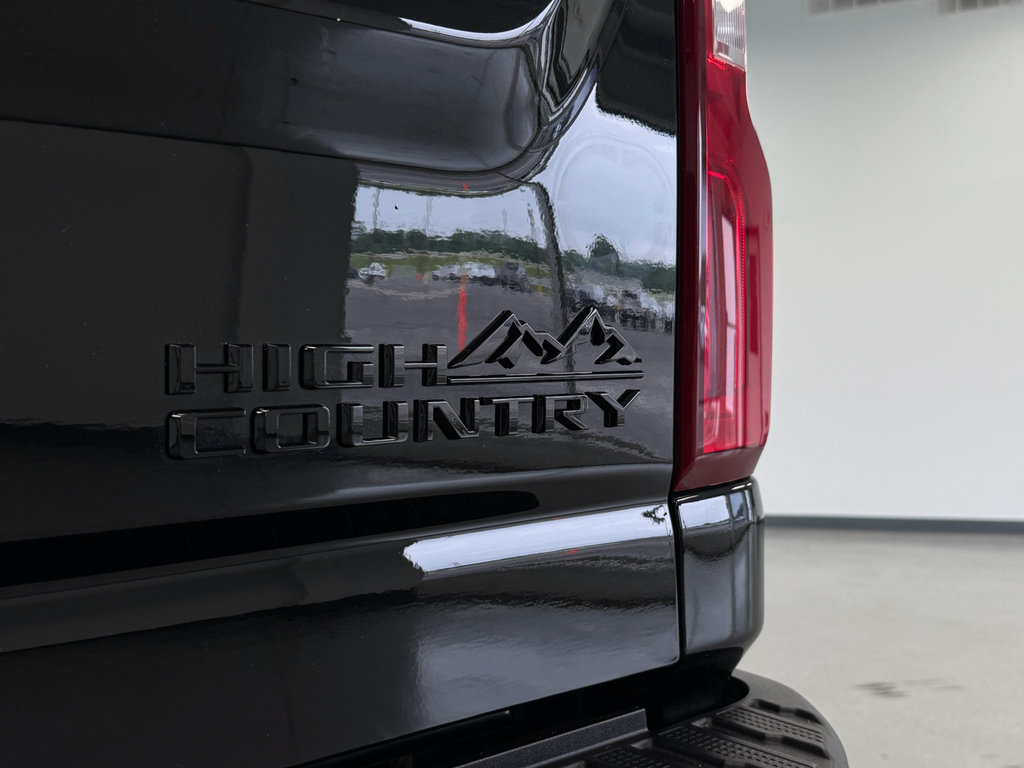Used 2024 Chevrolet Silverado 2500 High Country w/ High Country Premium Package AWD/4WD image 34