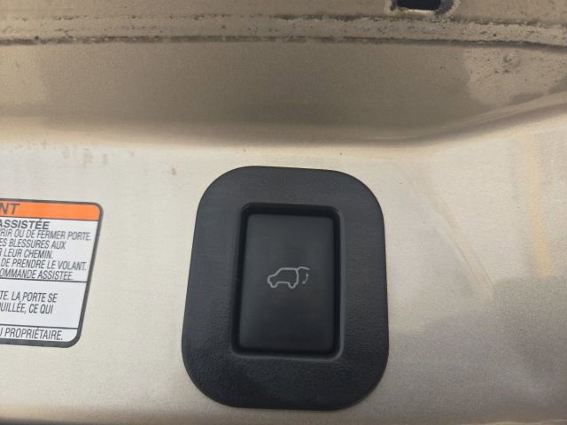 Used 2015 Toyota Sienna XLE image 7