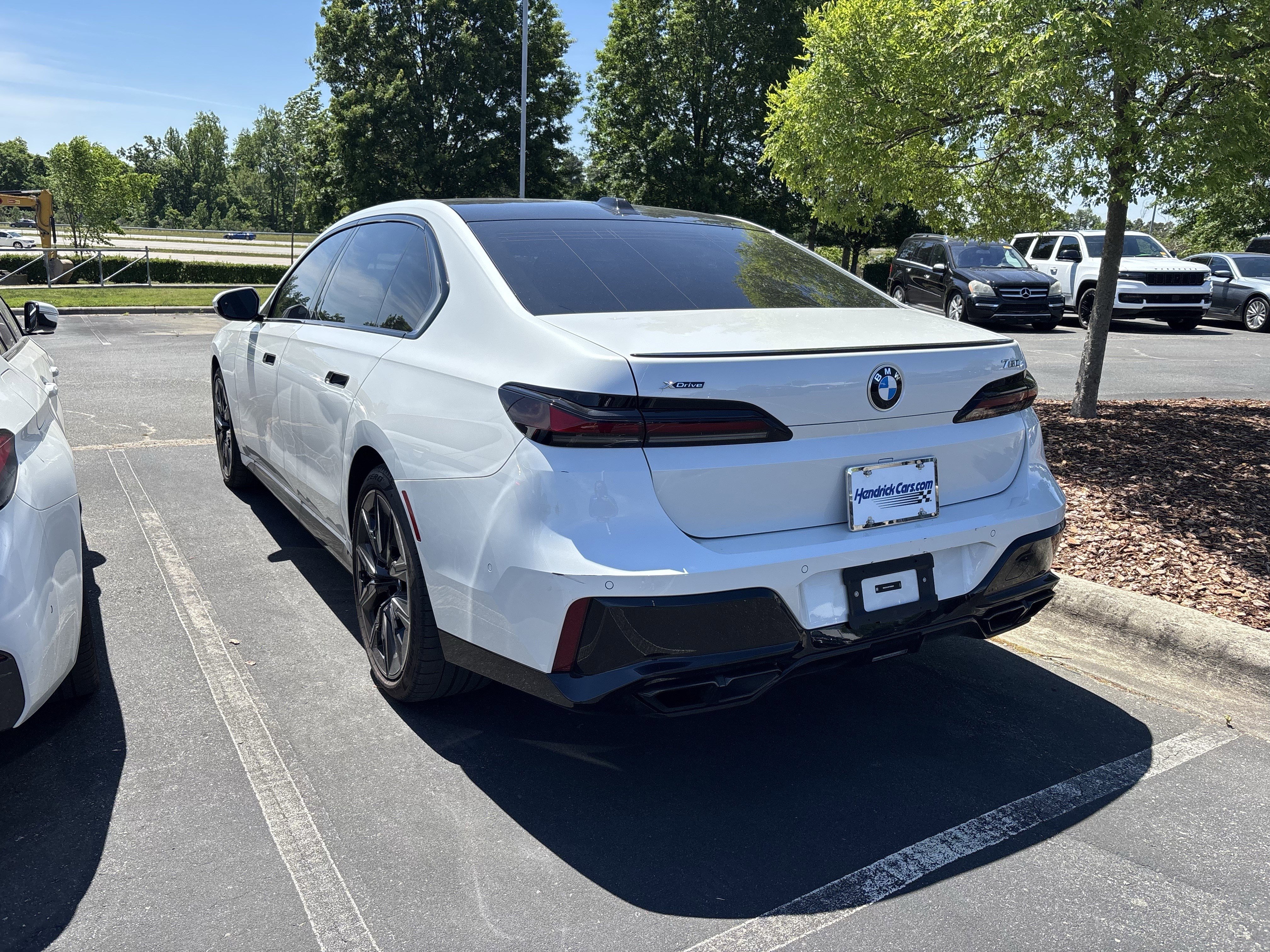 Certified 2023 BMW 760i xDrive AWD/4WD image 16