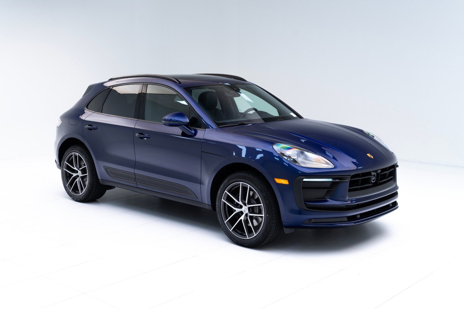 New 2025 Porsche Macan image 7