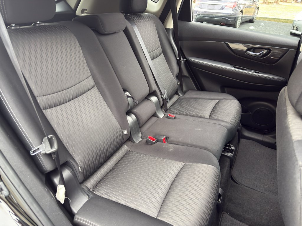 Used 2018 Nissan Rogue SV AWD/4WD image 29