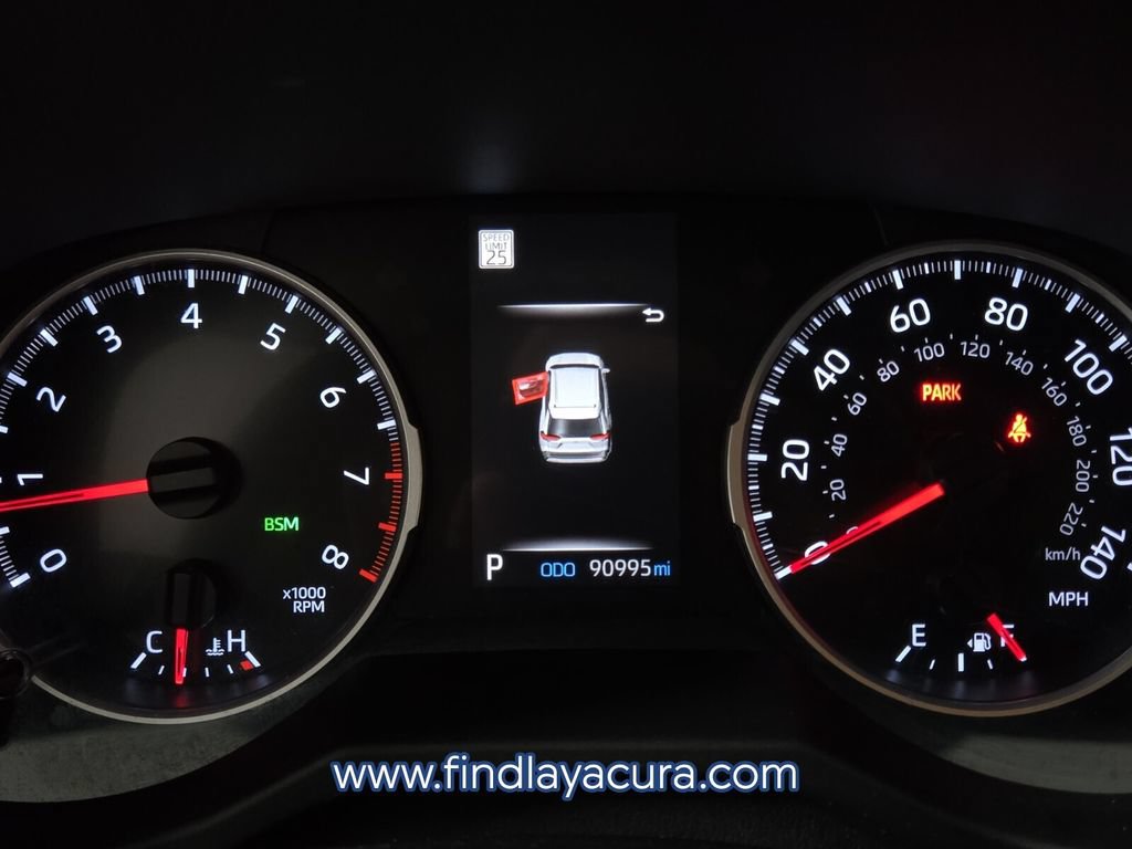Used 2019 Toyota RAV4 XLE w/ Convenience Package FWD image 25