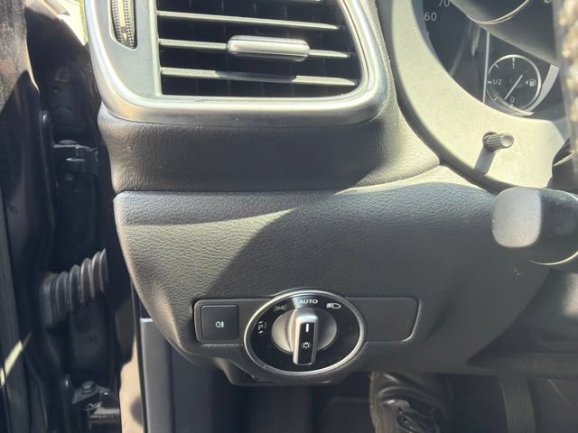 Used 2017 INFINITI QX30 FWD image 10