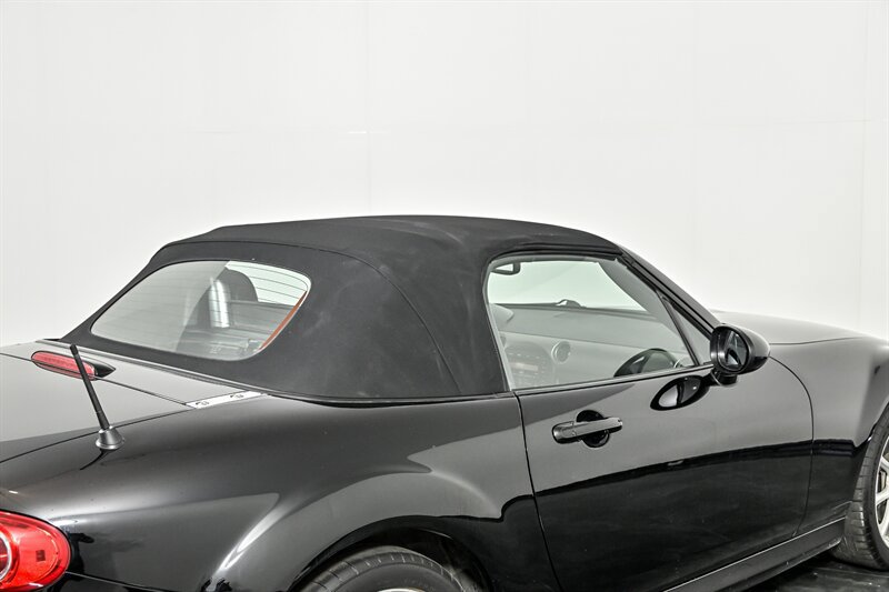 Used 2012 MAZDA MX-5 Miata Grand Touring w/ Premium Pkg RWD image 25