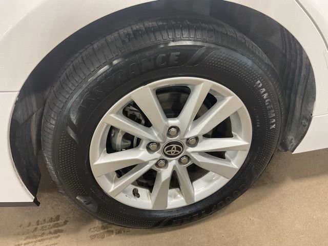 Used 2025 Toyota Camry LE image 7