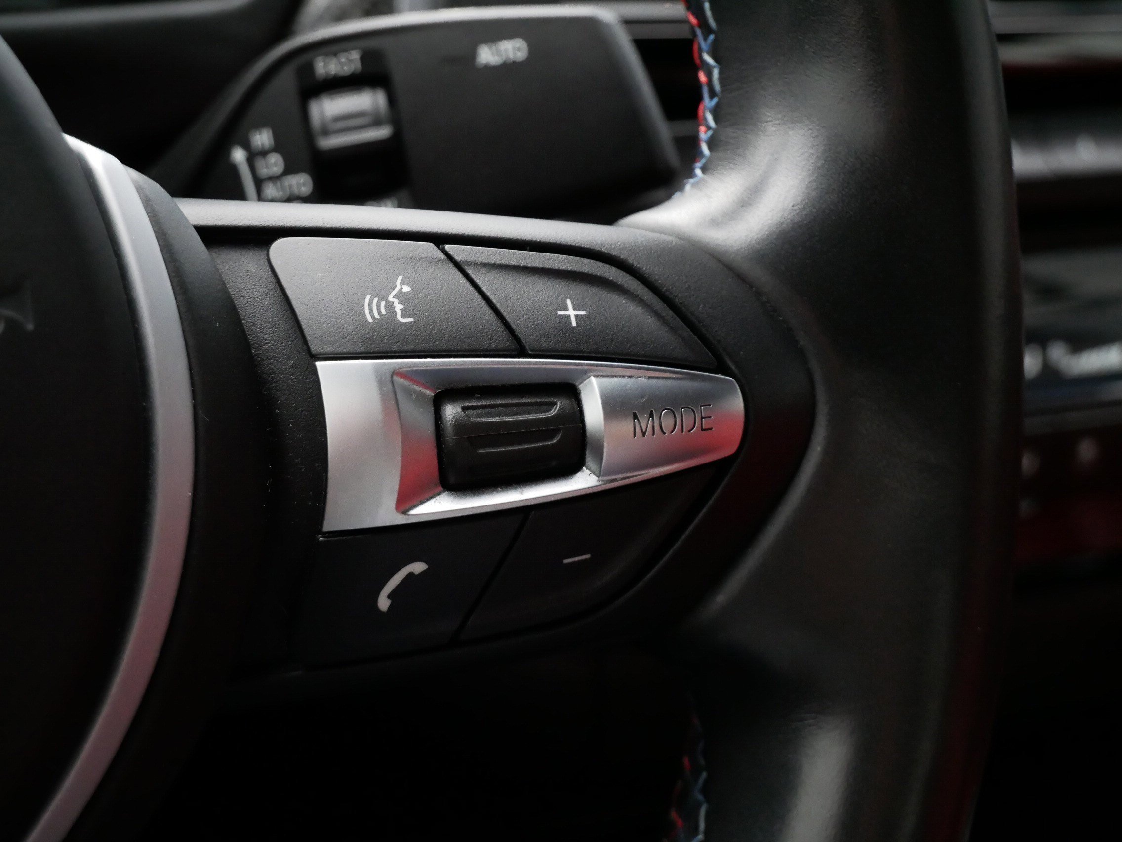 Used 2018 BMW M4 Convertible image 27