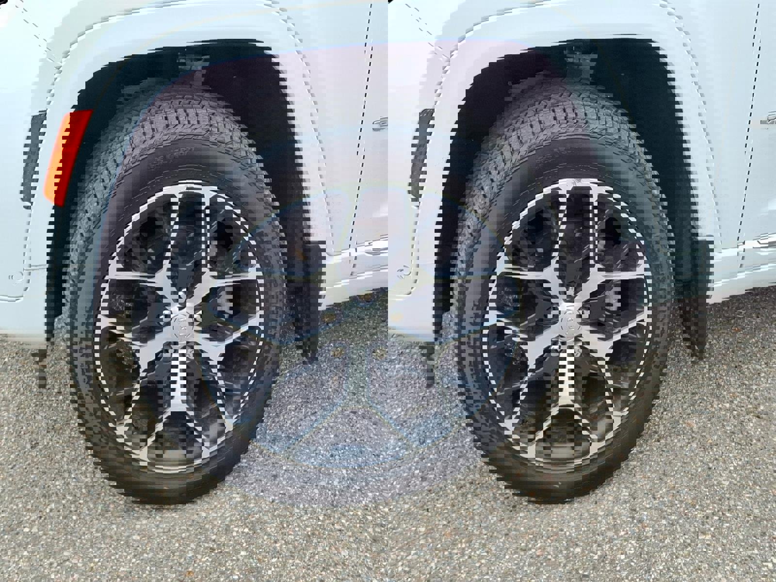 Used 2024 Jeep Grand Cherokee Summit image 26