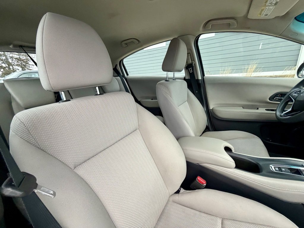 Used 2016 Honda HR-V LX image 17