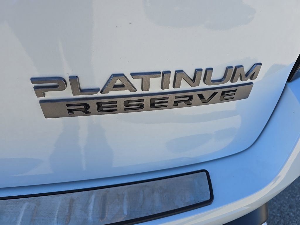 Used 2025 Nissan Armada Platinum Reserve AWD/4WD image 6
