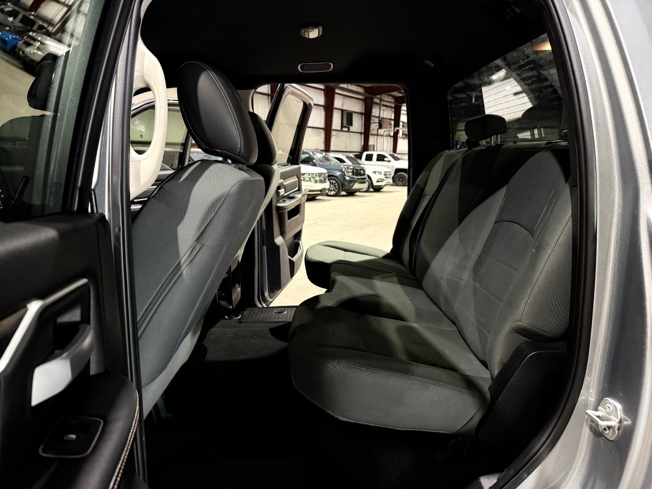 Used 2024 RAM 2500 Big Horn w/ Towing Technology Group AWD/4WD image 18