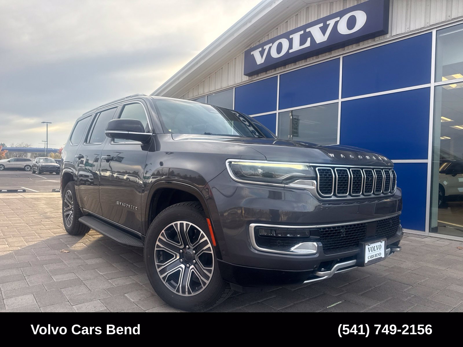 Used 2023 Jeep Wagoneer Series II w/ Convenience Group I AWD/4WD image 1