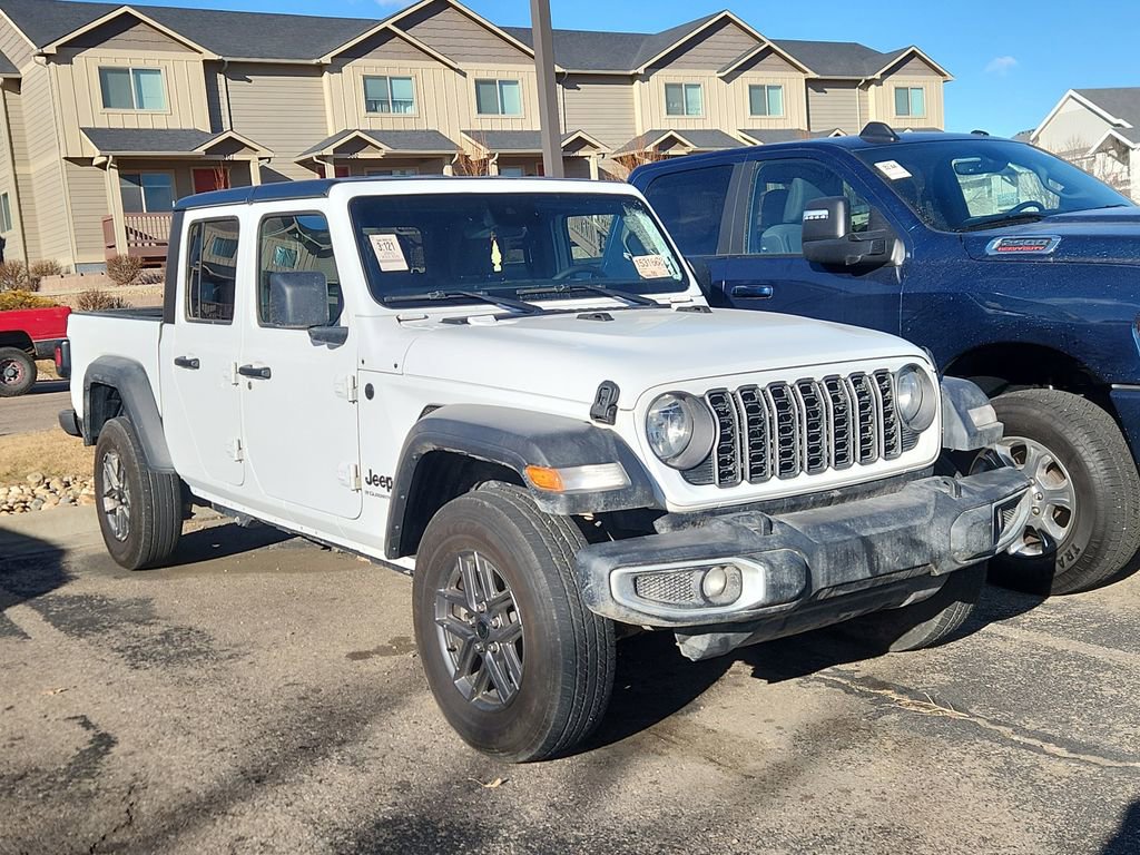 Used 2025 Jeep Gladiator Sport image 1