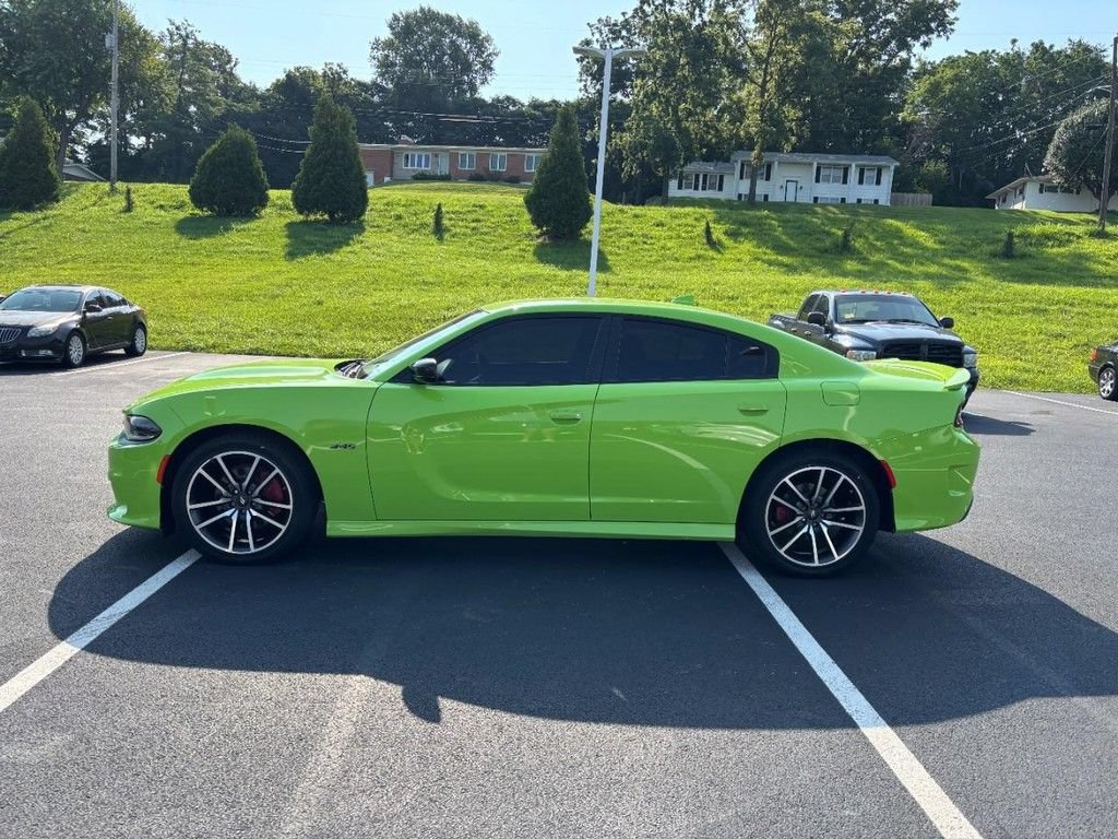 Used 2023 Dodge Charger R/T w/ Technology Group RWD image 6