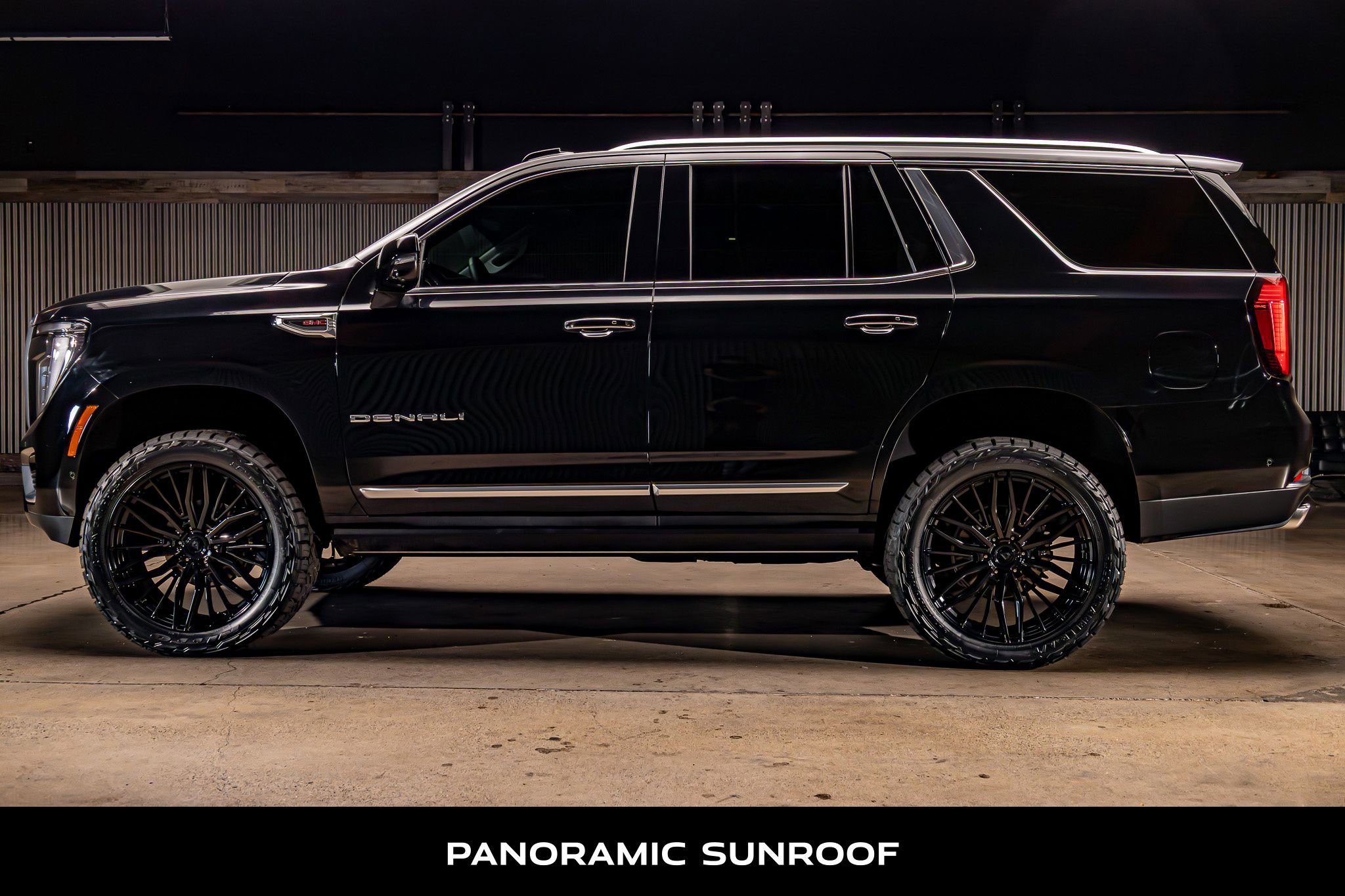 Used 2025 GMC Yukon Denali w/ Denali Reserve Package image 6