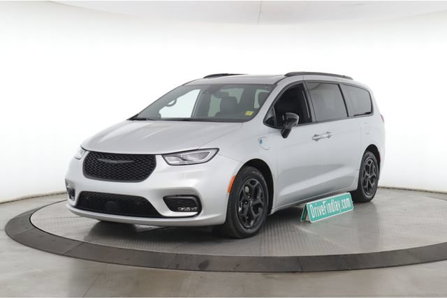 Used 2024 Chrysler Pacifica Premium FWD image 10