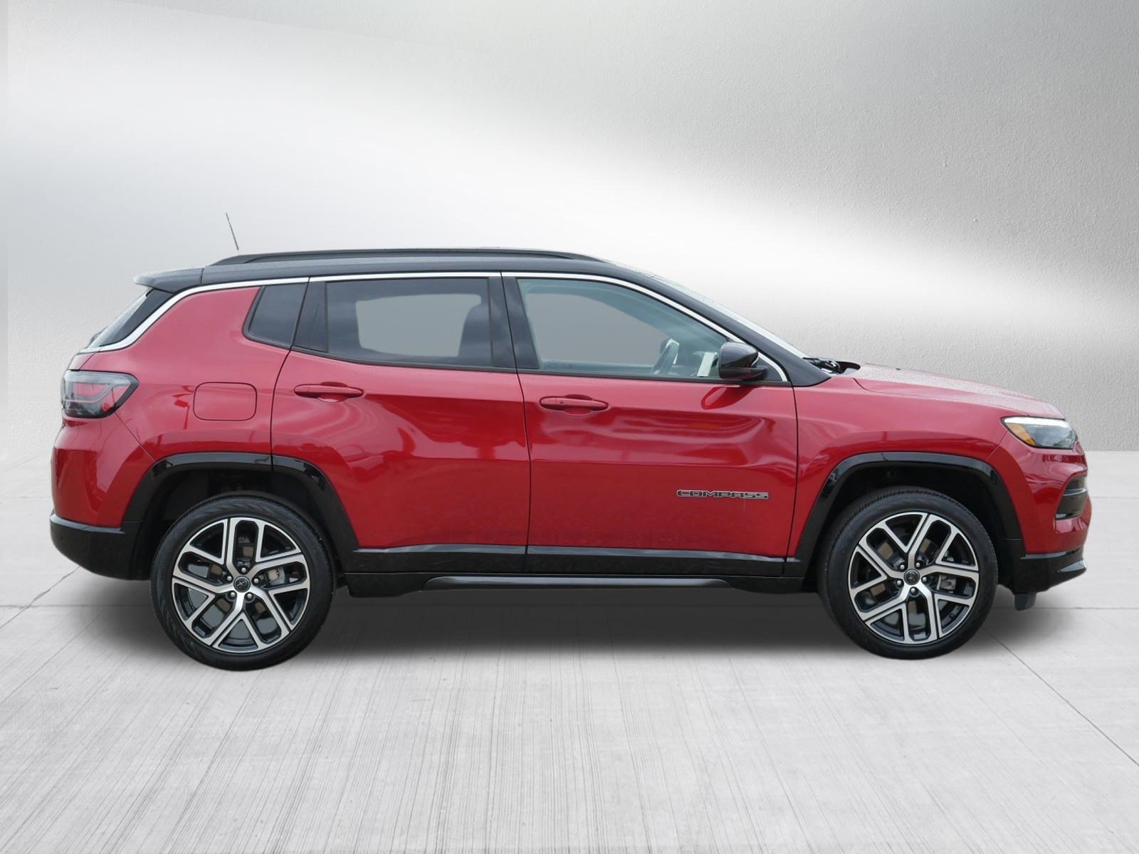 Used 2025 Jeep Compass Limited w/ Elite Group AWD/4WD image 8