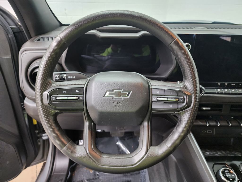 Used 2023 Chevrolet Colorado Trail Boss image 14