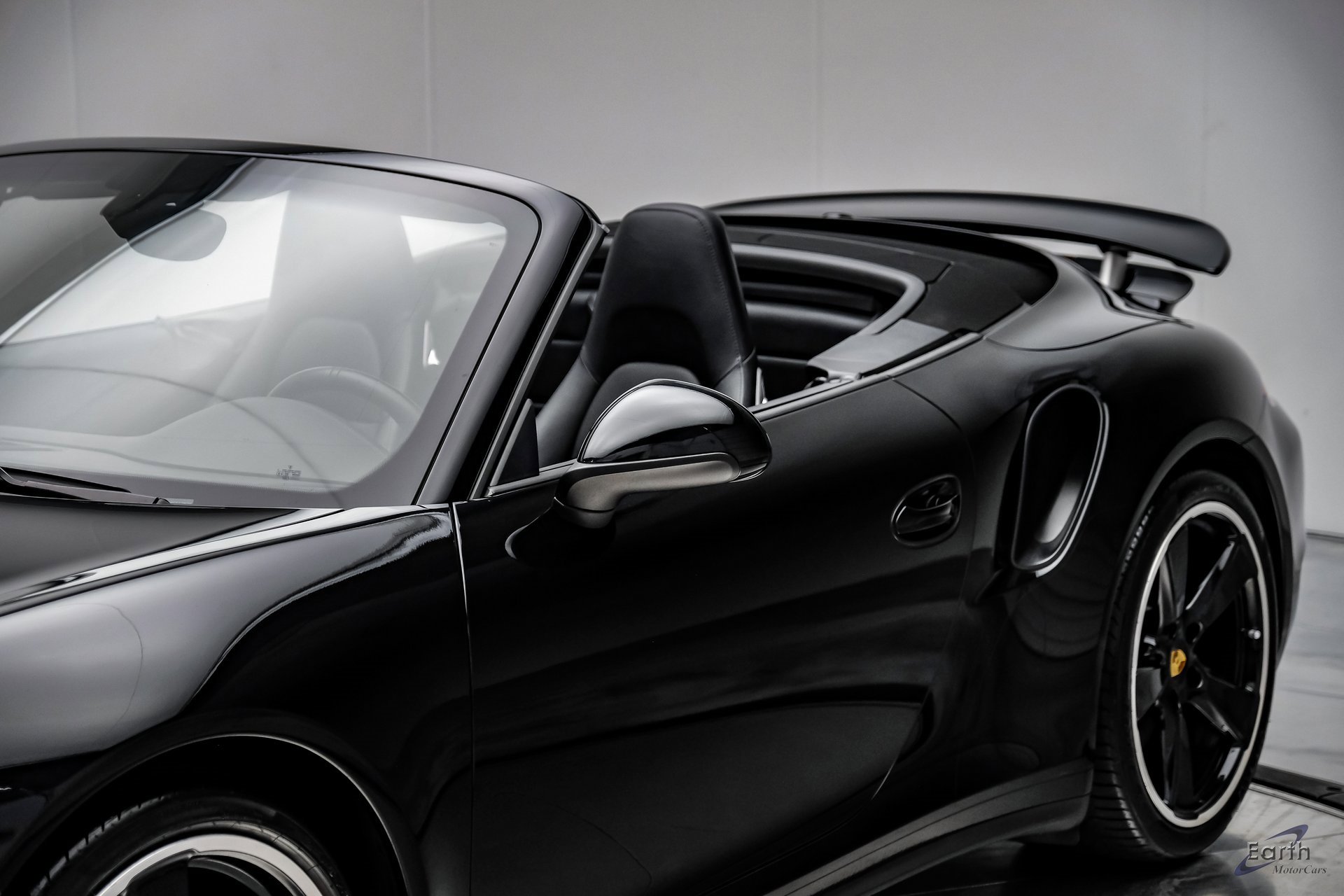 Used 2015 Porsche 911 Turbo image 35