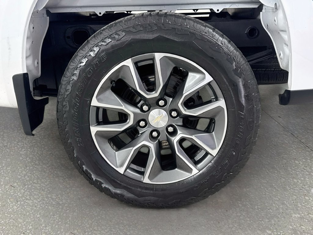 Certified 2024 Chevrolet Silverado 1500 LT AWD/4WD image 32