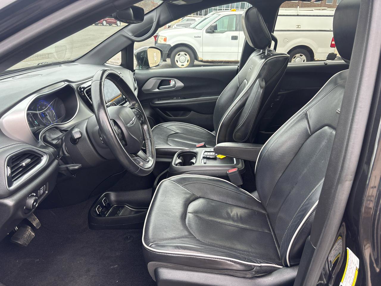 Used 2018 Chrysler Pacifica Limited w/ Advanced Safetytec Group image 13