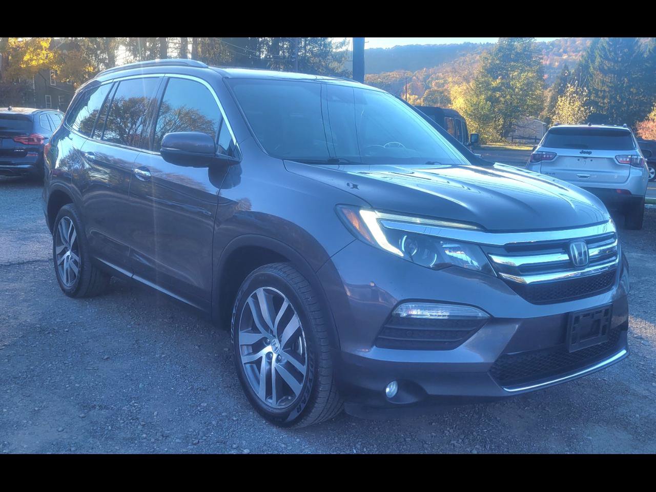 Used 2017 Honda Pilot Elite image 2
