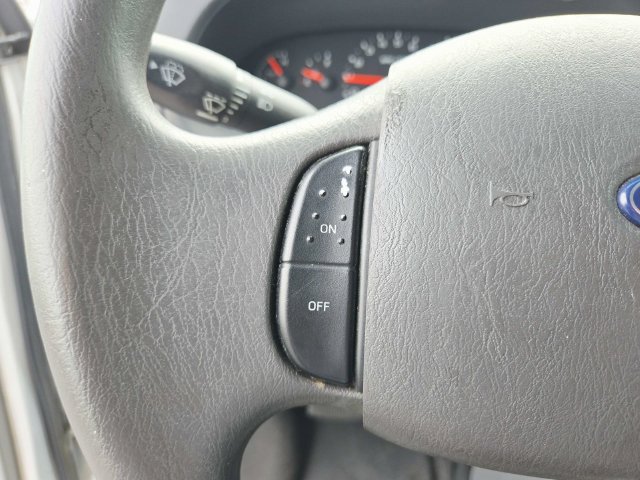 Used 2006 Ford E-150 and Econoline 150 RWD image 17