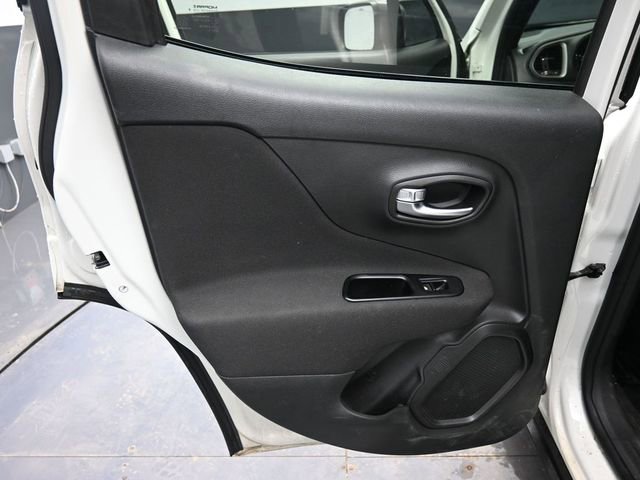 Used 2021 Jeep Renegade Latitude image 36