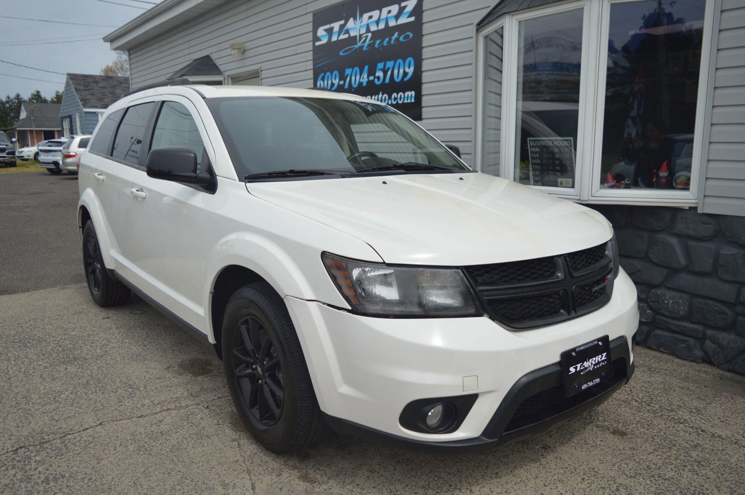 Used 2019 Dodge Journey SE w/ Connectivity Group FWD image 7