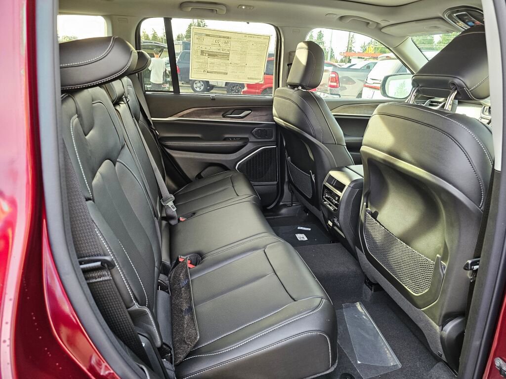 New 2024 Jeep Grand Cherokee Limited 4xe w/ Luxury Tech Group II image 13