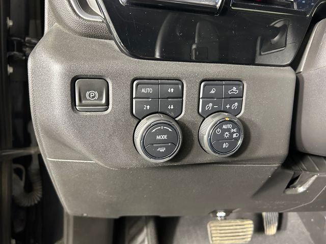 Used 2022 Chevrolet Silverado 1500 LT Trail Boss w/ LT Trail Boss Premium Package AWD/4WD image 19
