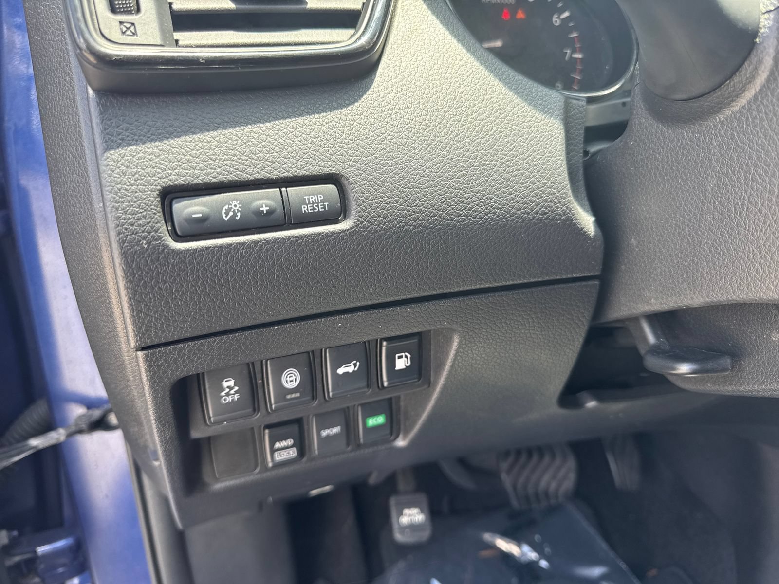 Used 2019 Nissan Rogue SV AWD/4WD image 24