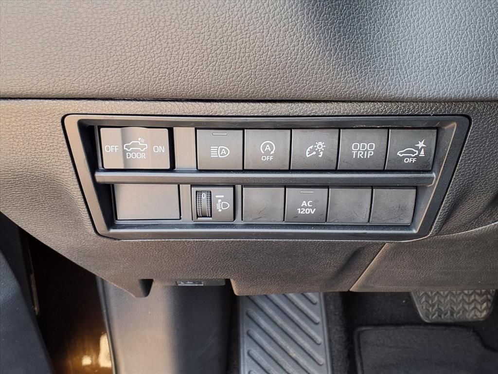 Used 2022 Toyota Tundra Limited w/ Power Package image 24