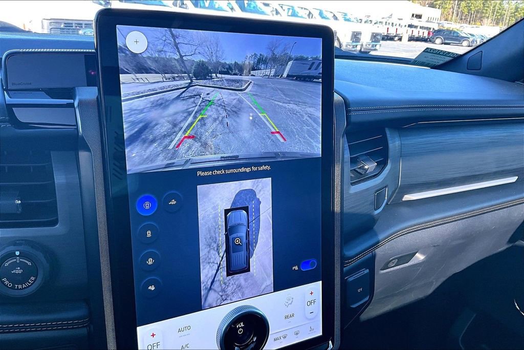 Certified 2024 Ford Expedition Platinum image 21