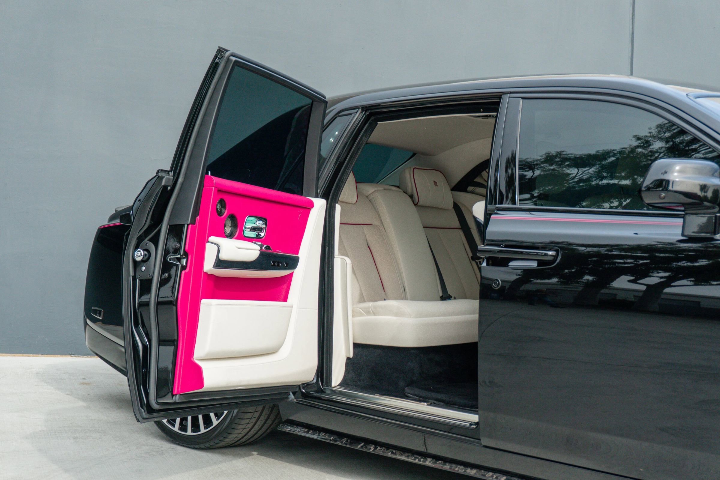 Used 2023 Rolls-Royce Phantom Sedan image 12