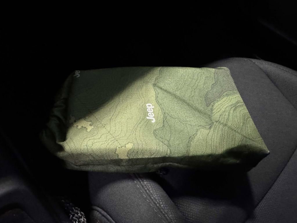 Used 2021 Jeep Gladiator Willys image 29