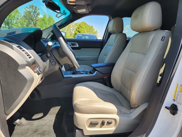 Used 2015 Ford Explorer Limited w/ Equipment Group 301A AWD/4WD image 6