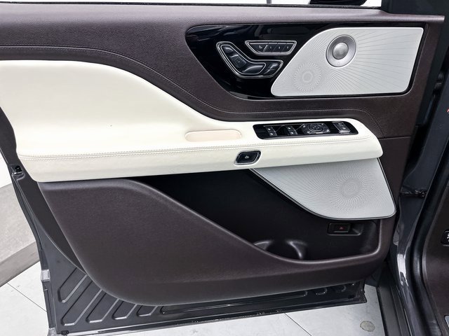 Used 2023 Lincoln Aviator Black Label w/ Dynamic Handling Package image 22