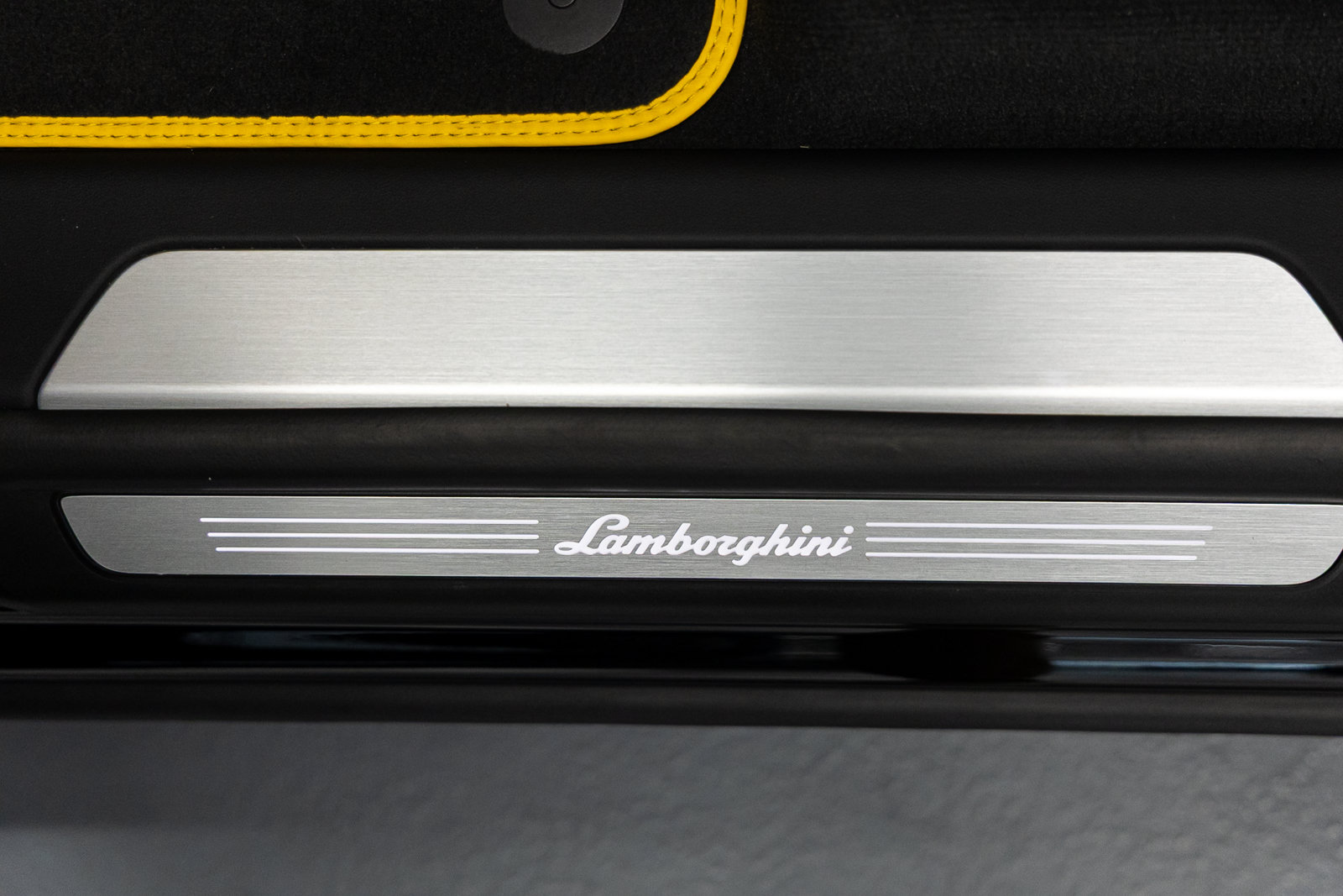 Used 2024 Lamborghini Urus S AWD/4WD image 20