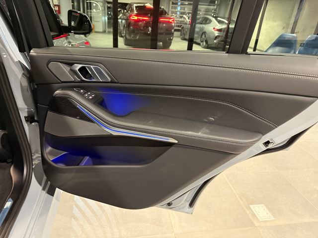 Used 2026 BMW X7 xDrive40i w/ M Sport Package image 36