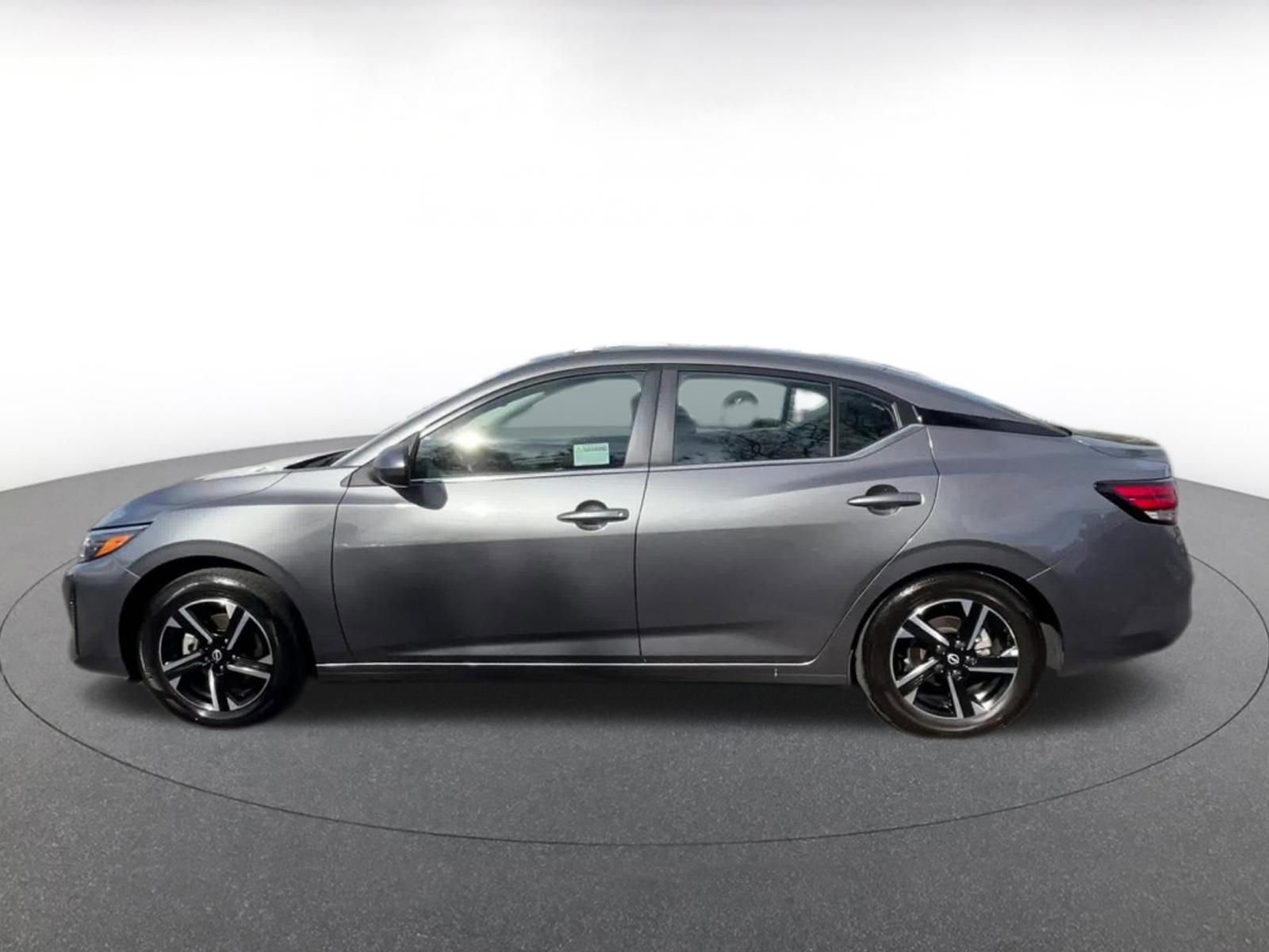 Used 2025 Nissan Sentra SV FWD image 9