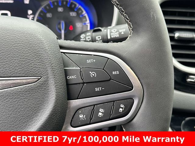 Used 2025 Chrysler Pacifica Select FWD image 30