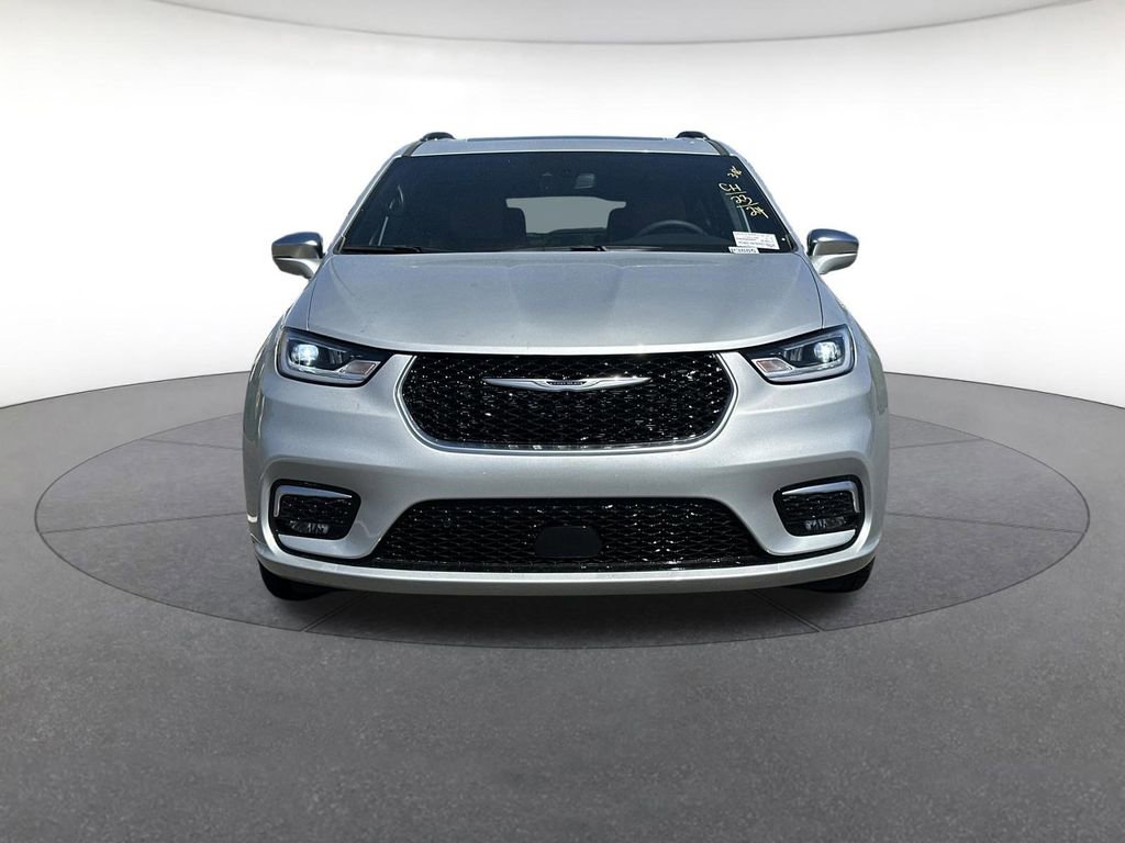 Used 2024 Chrysler Pacifica Pinnacle image 9